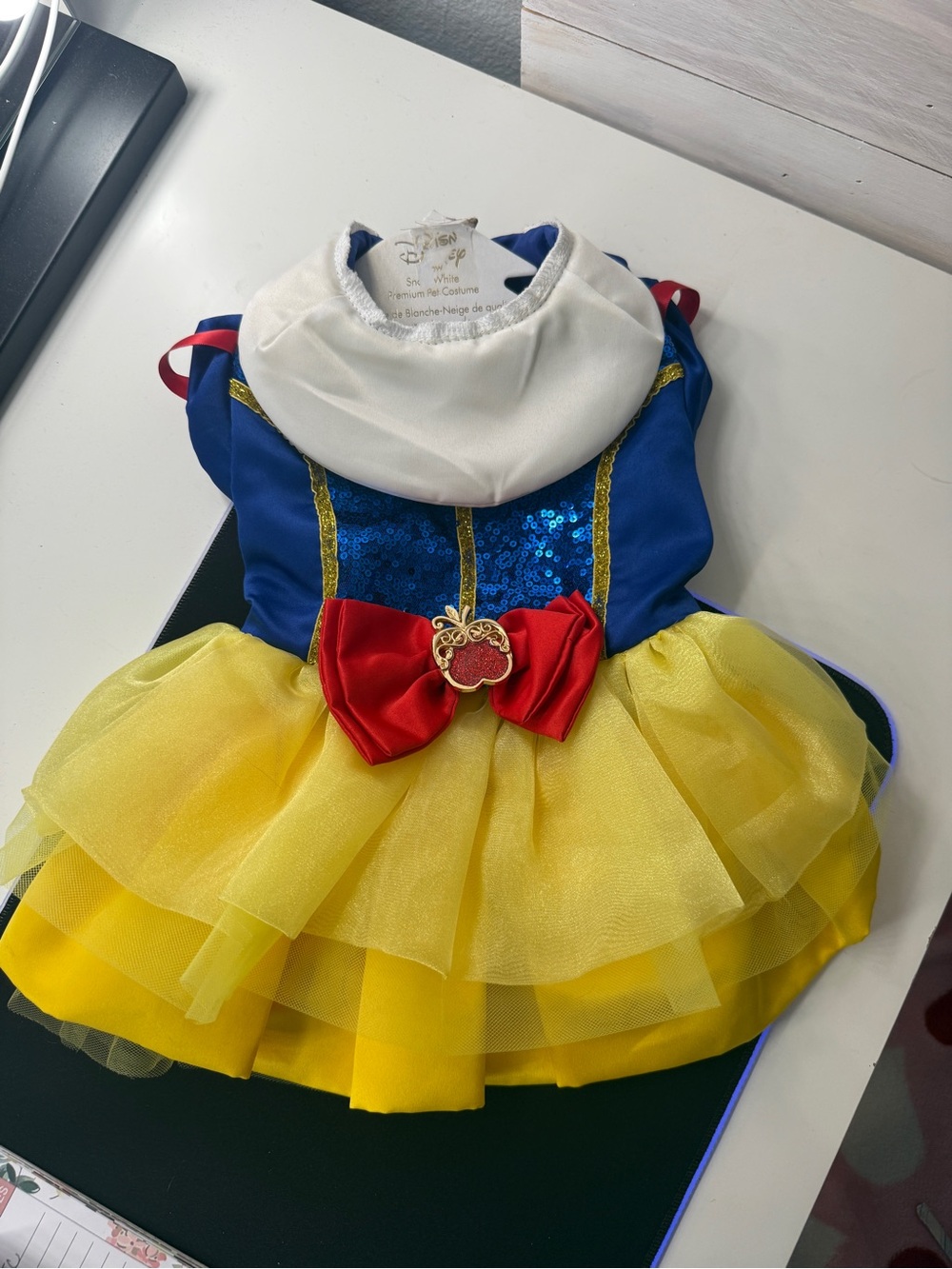 Disney Princess Premium Pet Costume Snow White M NWT Minor Defect READ